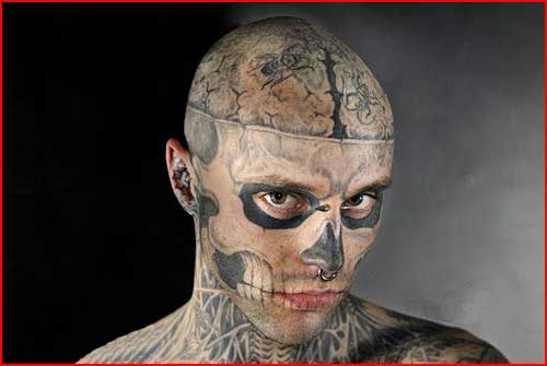 Человек-татуировка 
(гей блюсик 2091)